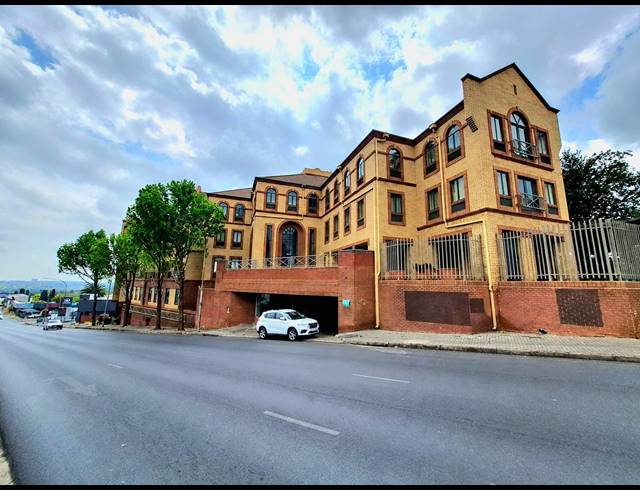 6,233M² OFFICE FOR SALE IN HYDE PARK